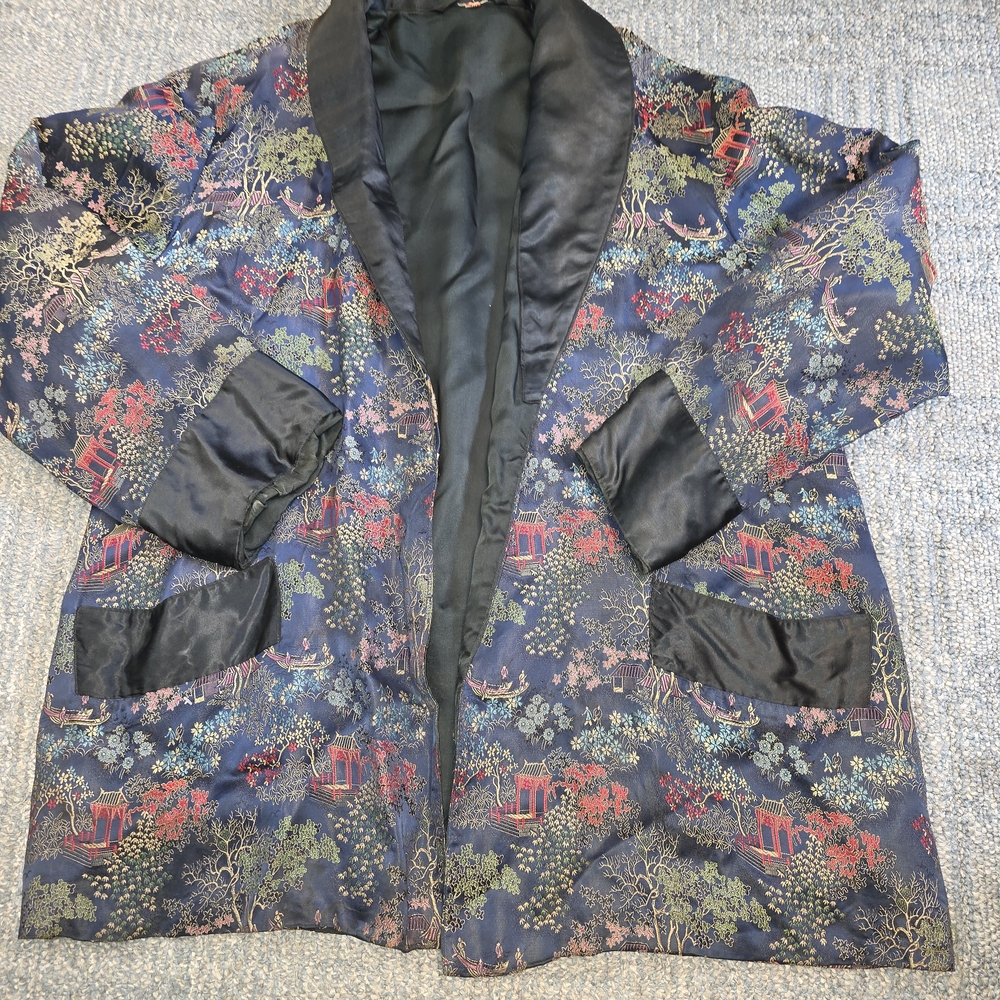 Vintage Smoking Jacket Silk-Feel Embroidered Asian Jacket